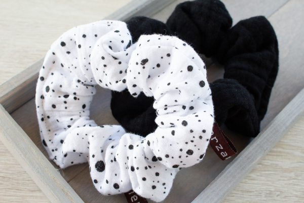 Haargummi Scrunchie - schwarz - aus hochwertigen Musselin - handmade in Deutschland (Versandkostenfrei)